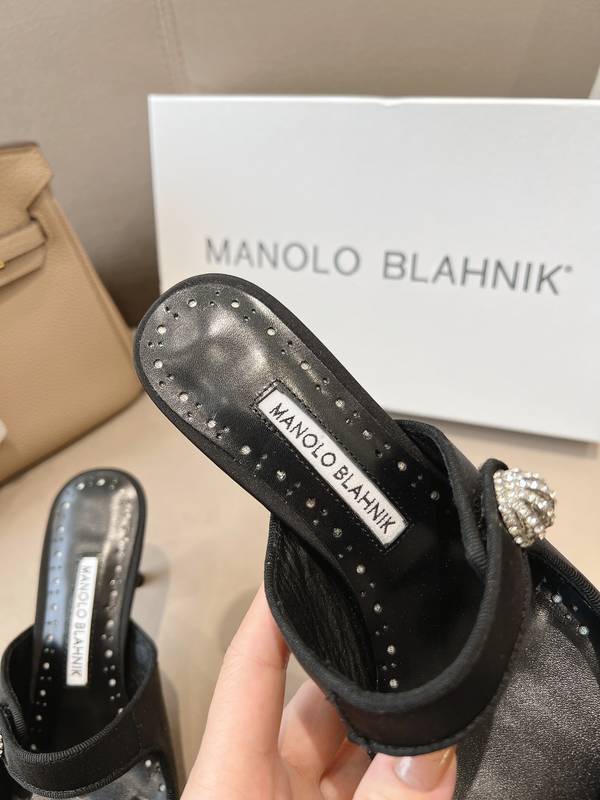 Manolo Blahnik Shoes MBS00058